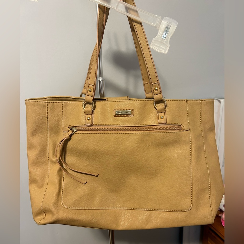 Tan Tommy Hilfiger Pocketbook